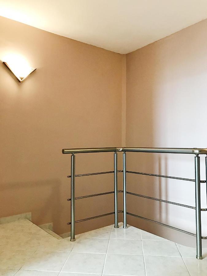 Spacious And Bright Maisonette Varna Center Exterior photo